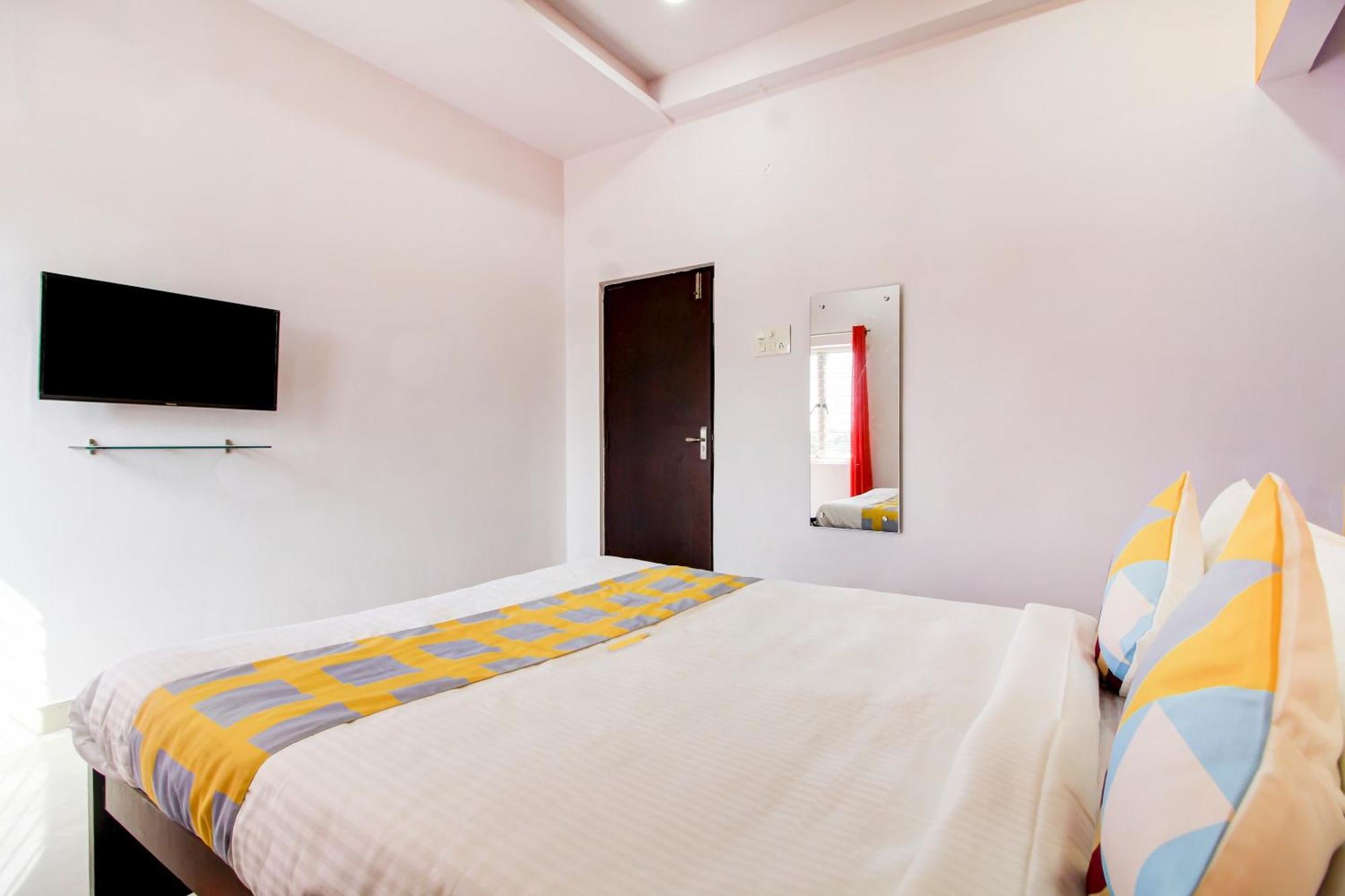 Hotel O Home Comfortable Stays, Near Aasam Gadh Current Office Sururnagar Exteriör bild